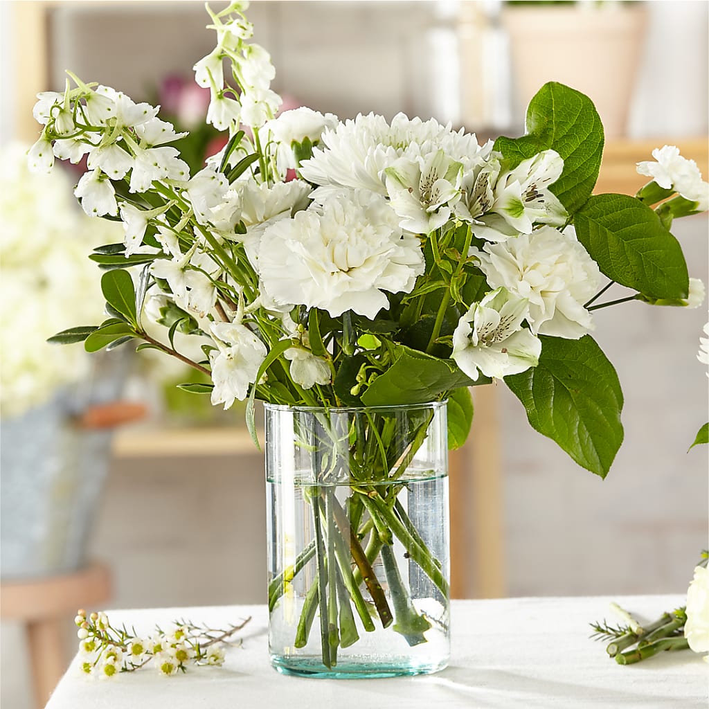 Classic Ivory – A Florist Original – Burns Florist, Hanceville AL