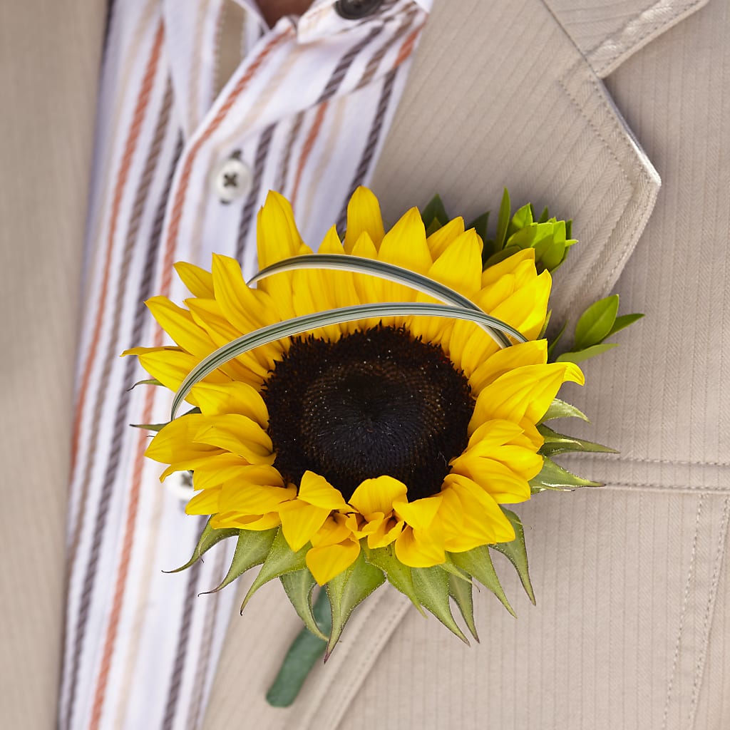 Free Spirit Boutonniere – Burns Florist, Hanceville AL