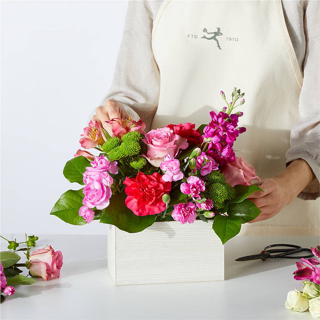 Sweetberry Box – A Florist Original –  Burns Florist, Hanceville AL