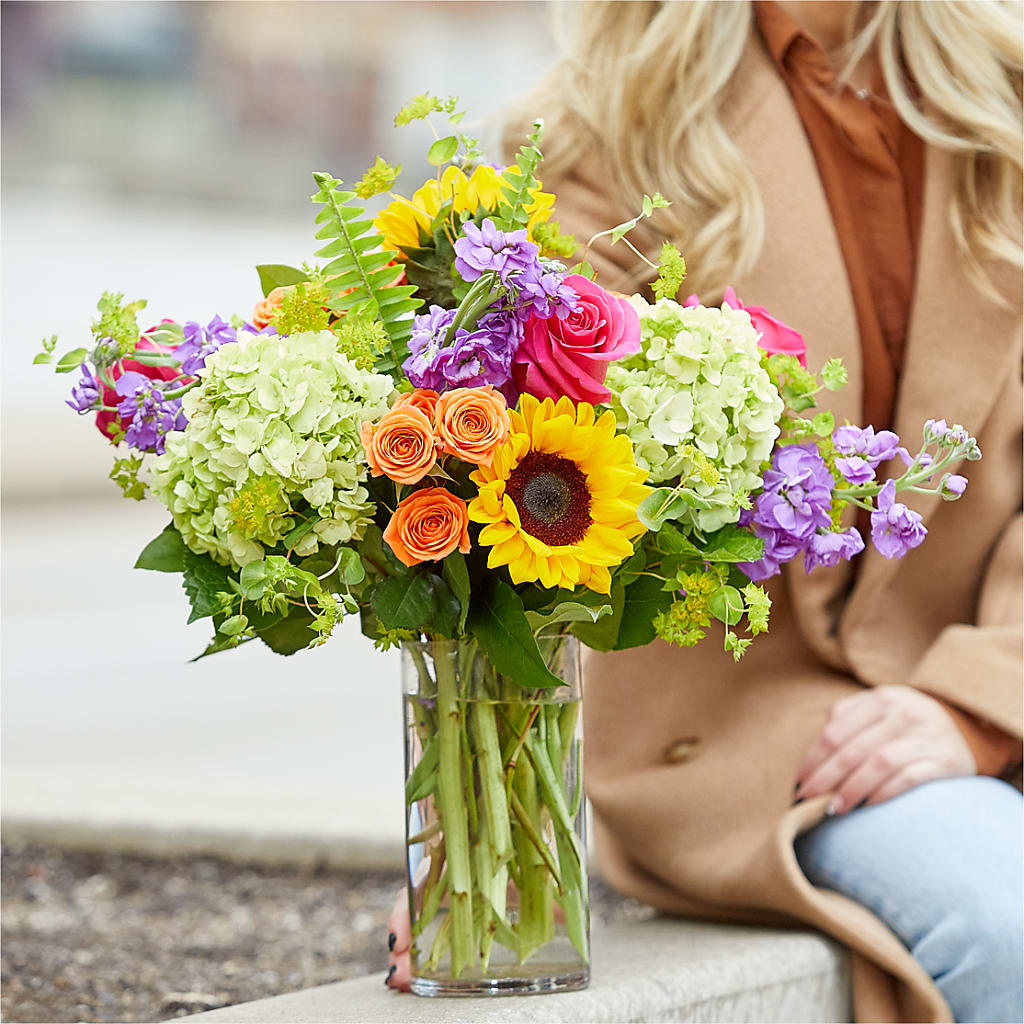 Vibrant Greetings Bouquet –  Burns Florist, Hanceville AL