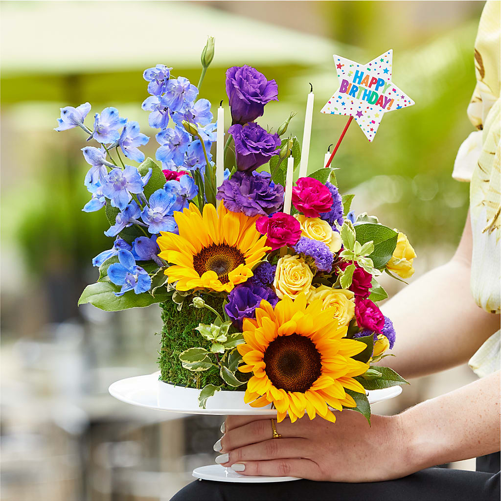 Star of the Day Floral Cake –  Burns Florist, Hanceville AL